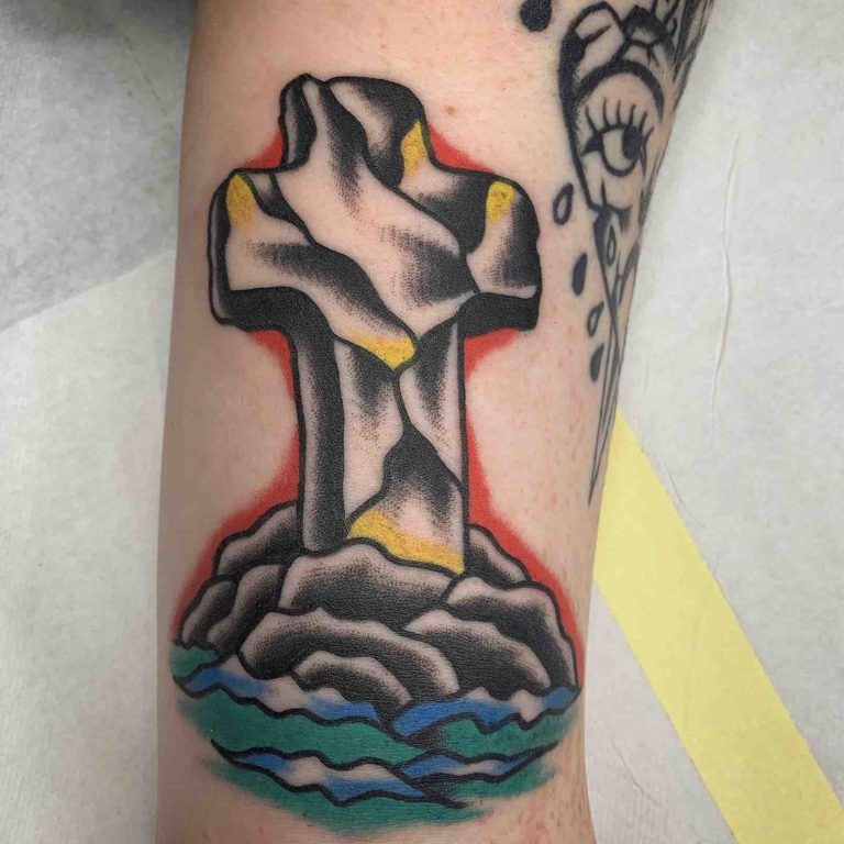 Traditional tattoo Berlin – Tattoos by Mariano – tattoo of the classic design Prisoner of Love