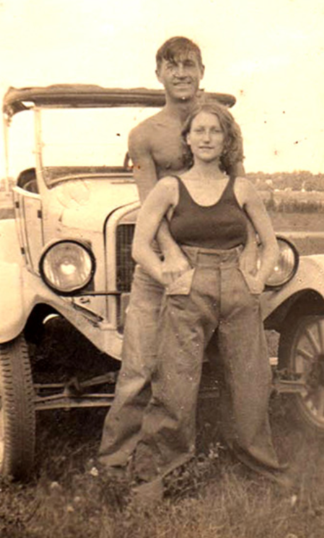 Traditional tattoo Berlin – Tattoos by Mariano – Paul Rogers and his wife Helen - Photo by Tattoo Archive Traditional tattoo Berlin – Tattoos by Mariano – Paul Rogers and his wife Helen - Photo by Tattoo Archive