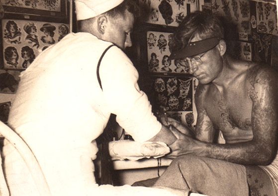 Traditional tattoo Berlin – Tattoos by Mariano – Paul Rogers - Photo by Tattoo Archive Traditional tattoo Berlin – Tattoos by Mariano – Paul Rogers - Photo by Tattoo Archive