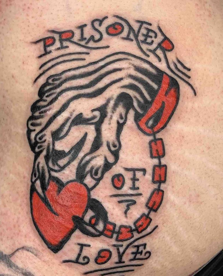 Traditional tattoo Berlin – Tattoos by Mariano – tattoo of the classic design Prisoner of Love