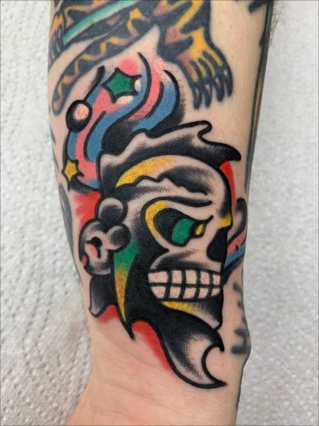 Traditional tattoo Berlin – Tattoos by Mariano – traditional tattoo of a skull 